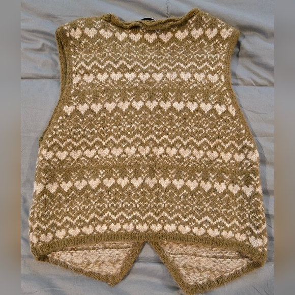 Zara Jeweled Heart Button Jacquard Style Vest - Picture 7 of 10